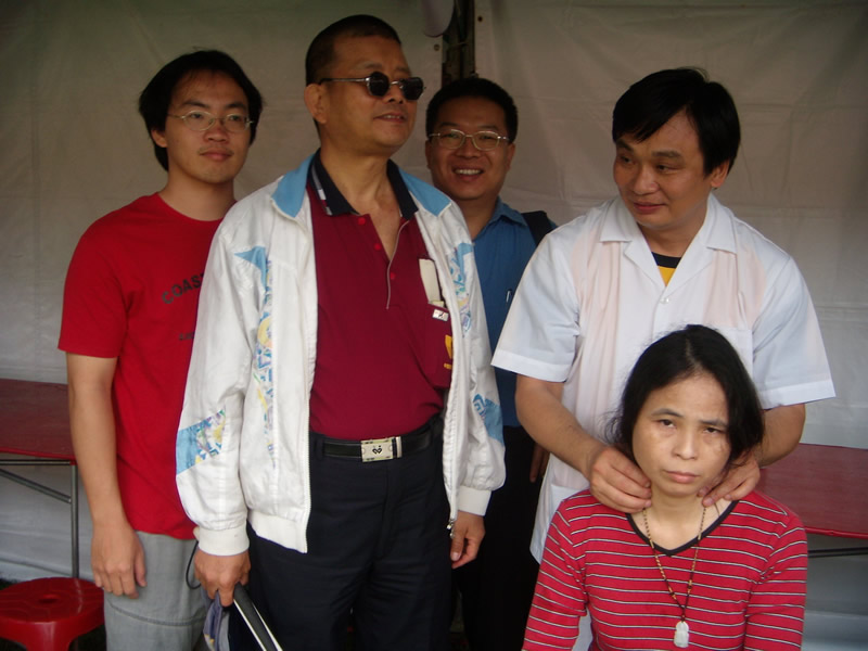 照片_左起:阿彭、白大哥、林理事長、明老師